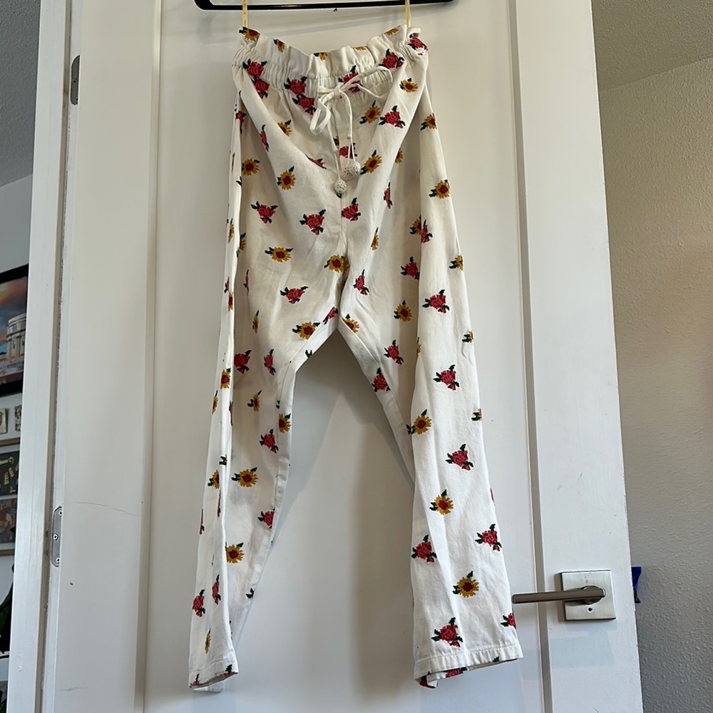 FARM Rio floral embroidered pants with drawstring